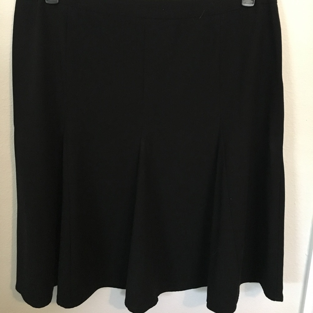NEW-Black skirt